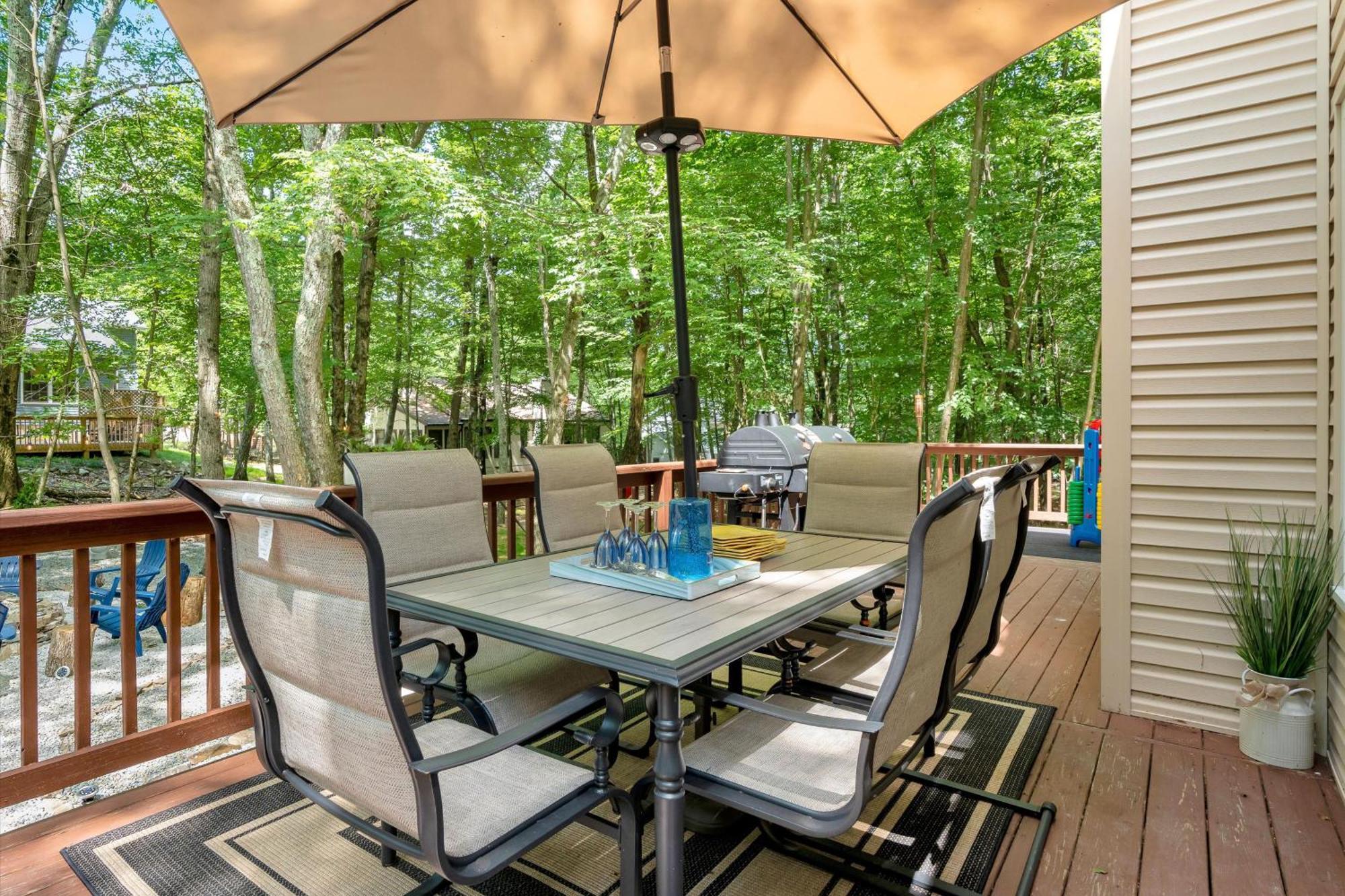 Grill And Games Family In East Stroudsburg! Holiday home